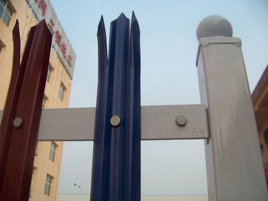 Spolverizzi la recinzione d'acciaio della palizzata di larghezza rivestita di Q235 2750mm