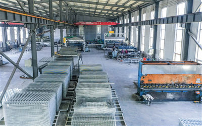 Hebei Bending Fence Technology Co., Ltd linea di produzione in fabbrica