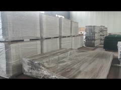 Griglia galvanizzata anti arrampicata in magazzino