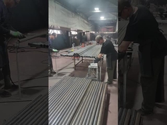 Il palo della recinzione e' stato lucidato e levigato.