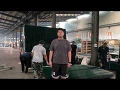 Zona di quarantena con recinzione di sicurezza a maglia V