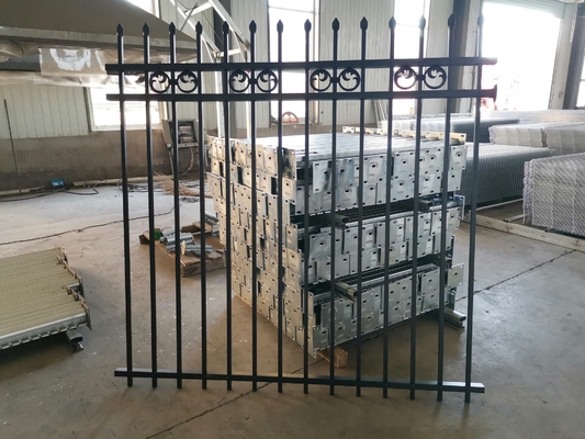1.1m Alti pannelli di recinzione in acciaio tubolare rivestiti in polvere nera galvanizzati