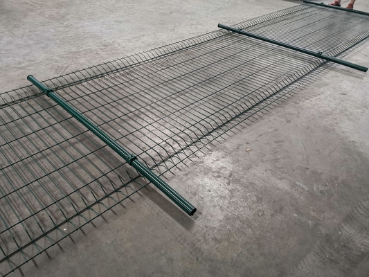 Recinzione di sicurezza a maglia curva saldata panel Triangolo Recinzione a maglia curva Recinzione 3D per giardino