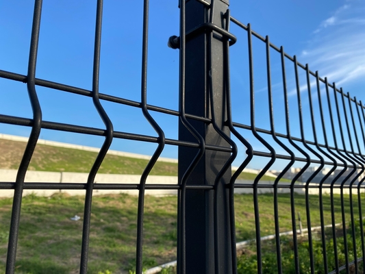 Recinzione di sicurezza a maglia curva saldata panel Triangolo Recinzione a maglia curva Recinzione 3D per giardino