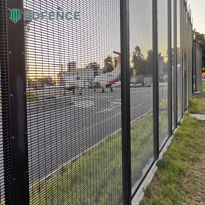 Panel di recinzione di alta sicurezza personalizzabili Recinzione di rete di filo architettonica a piccoli fori Recinzione di rete di filo anti-arrampicata 358 Recinzione di rete saldata o di sicurezza