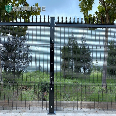 Panel di recinzione di alta sicurezza personalizzabili Recinzione di rete di filo architettonica a piccoli fori Recinzione di rete di filo anti-arrampicata 358 Recinzione di rete saldata o di sicurezza