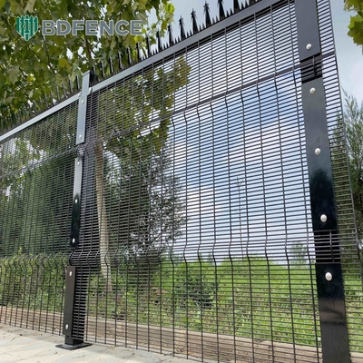 Panel di recinzione di alta sicurezza personalizzabili Recinzione di rete di filo architettonica a piccoli fori Recinzione di rete di filo anti-arrampicata 358 Recinzione di rete saldata o di sicurezza