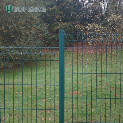 Home Sicurezza all'aperto Recinzione a filo curvo saldato 3D Recinzione a giardino in PVC curvo saldato