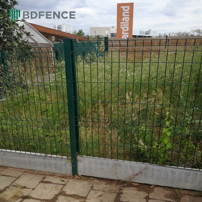 Facile installazione perimetro di sicurezza giardino personalizzato 3D Curved Iron Wire Mesh Fence Peach Shape Post Fencing