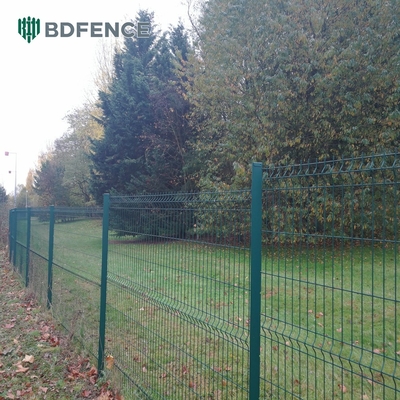 Home Giardino esterno Triangolo di metallo piegatura Pvc rivestito 3d rete di filo curvo Recinzione Recinzione
