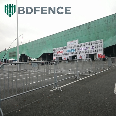 Barricata di metallo e acciaio portatile / traffico stradale