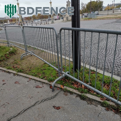 Barricata di metallo e acciaio portatile / traffico stradale