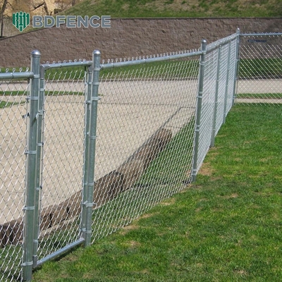 Leadwalking 2.5mm-3.0mm PVC Rivestito Chain Link Recinzione Rulli 60 X 60mm Fence a maglia a filo perforato 5ftx25FT 1.8-6.0mm Spessore Diamante Recinzione a maglia a filo