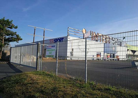 Recinzione di rete di filo laminato curvo 3d rivestito in PVC sostenibile Recinzione di barricata di pannello