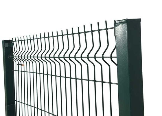 Recinzione di rete di filo laminato curvo 3d rivestito in PVC sostenibile Recinzione di barricata di pannello