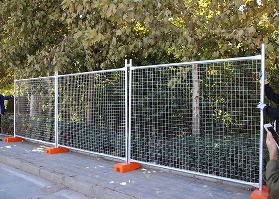 2.1M * 2.4m Australia Retrattibile Temporanea Recinzione Forata Quadrata