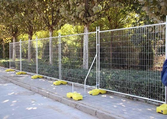 2.1M * 2.4m Australia Retrattibile Temporanea Recinzione Forata Quadrata
