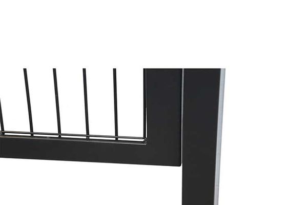 Decorazione del giardino 2m Porta di recinzione in acciaio con doppio cancello Legno trattato termicamente telaio in PVC Saldato a maglia 3D Modello curvo Se