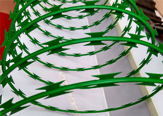 Il PVC d'acciaio del cavo del rasoio di Hgmt 2.5mm ha ricoperto il colore verde pungente per il recinto Panels Livestock