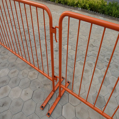 Varia i piedi ammucchiano la barriera che recinta la sicurezza che il PVC arancio ha ricoperto l'altezza a 40 pollici