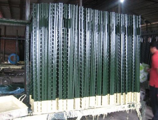 Pittura verde chiaro dell'azienda agricola con le poste d'acciaio superiori bianche di 0.95lbs T