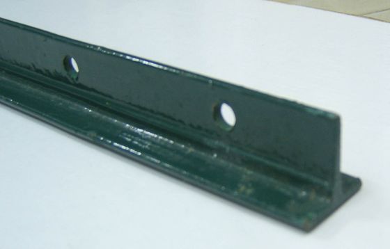 Il PVC di colore verde ha ricoperto la posta fissata di T 6 Ft per il recinto del metallo del campo