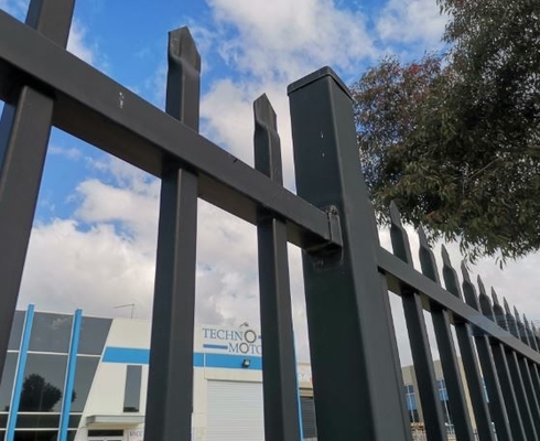 Recinzione di sicurezza in acciaio tubolare personalizzabile ideale per uso commerciale e residenziale